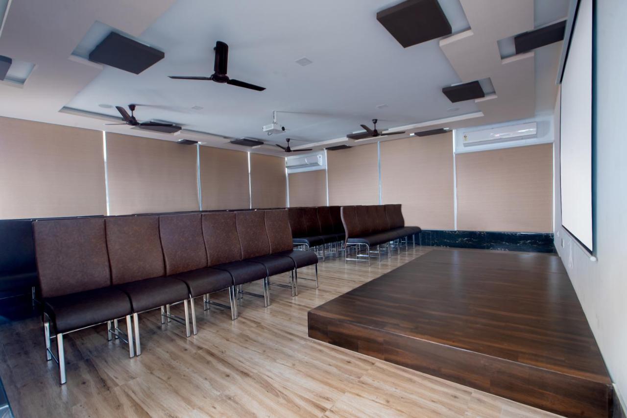 קוימבטור Crystal Lake Suites מראה חיצוני תמונה