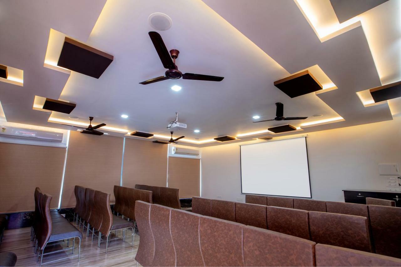 קוימבטור Crystal Lake Suites מראה חיצוני תמונה